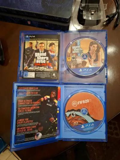 Consola PS4 con diseño U de Chile y juegos incluidos - miniatura 4