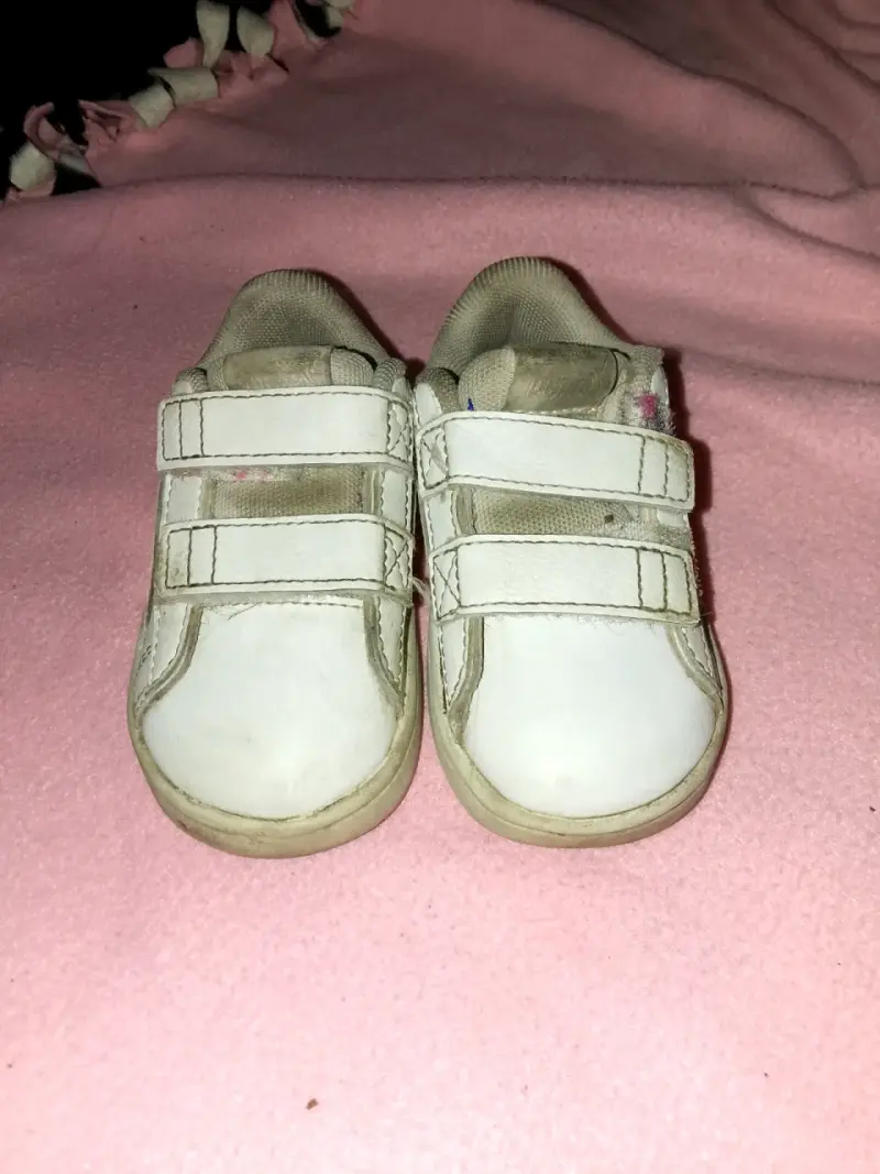 Zapatillas blancas para niño Puma con velcro - 1