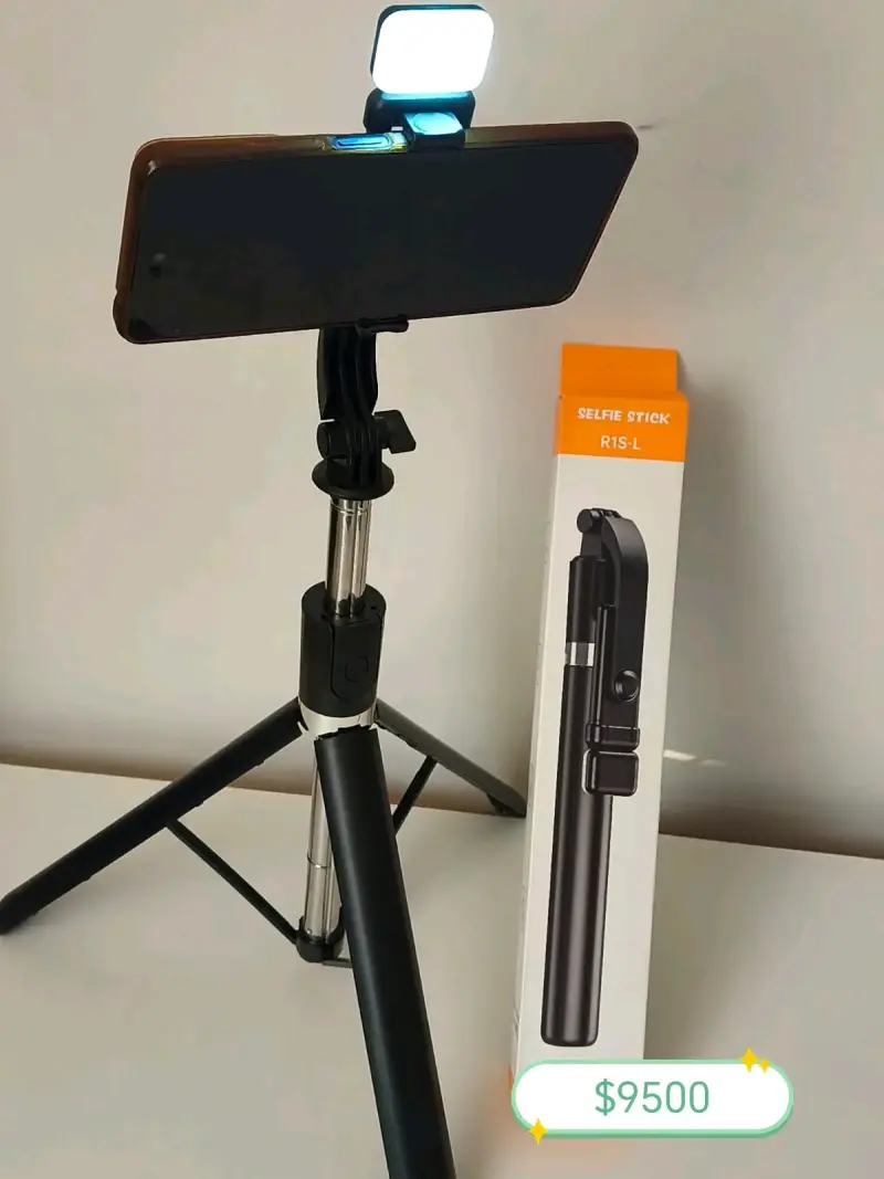 Trípode selfie stick con luz LED y control remoto