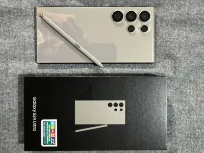 Samsung Galaxy S24 Ultra con caja y lápiz - miniatura 4