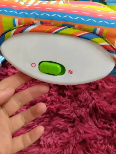 Silla Mecedora para Bebé con Juguetes Colgantes - miniatura 4