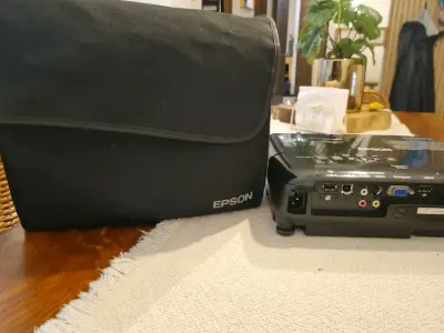 Proyector Epson con HDMI y 3LCD - miniatura 5