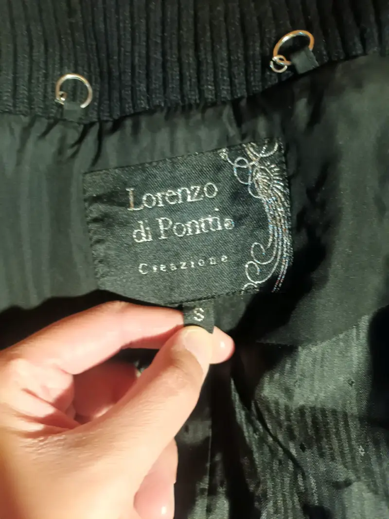 Abrigo negro con bordado y lentejuelas para mujer - 3