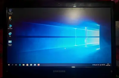 Notebook Samsung con Windows 10 en buen estado - miniatura 3