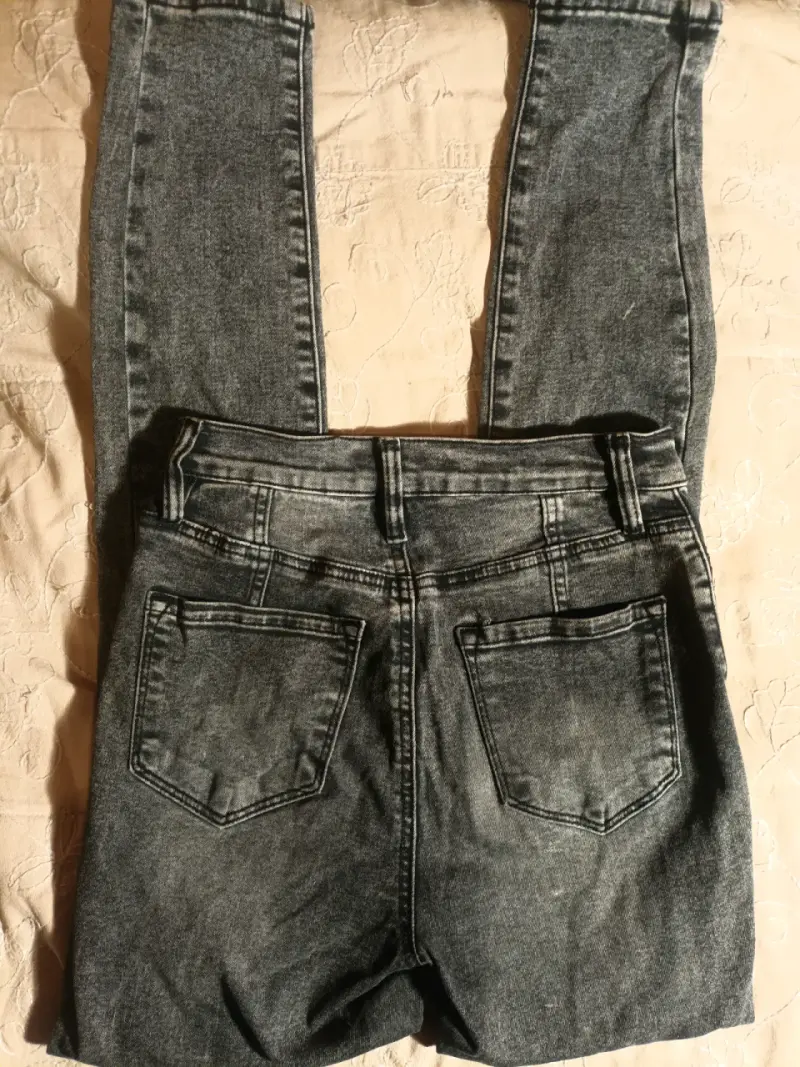 Jeans desgastados grises Fashion Nova - 2