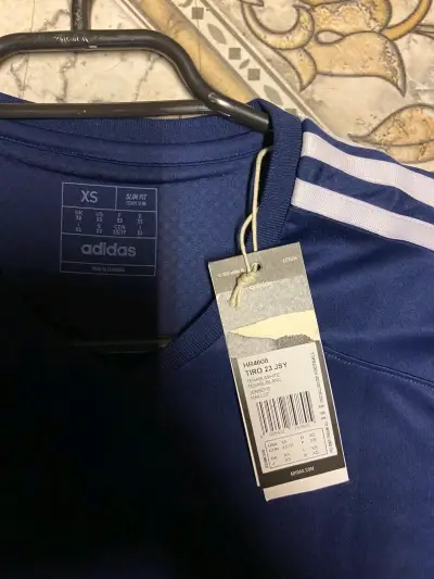 Polera Deportiva Azul Adidas Aeroready - miniatura 2