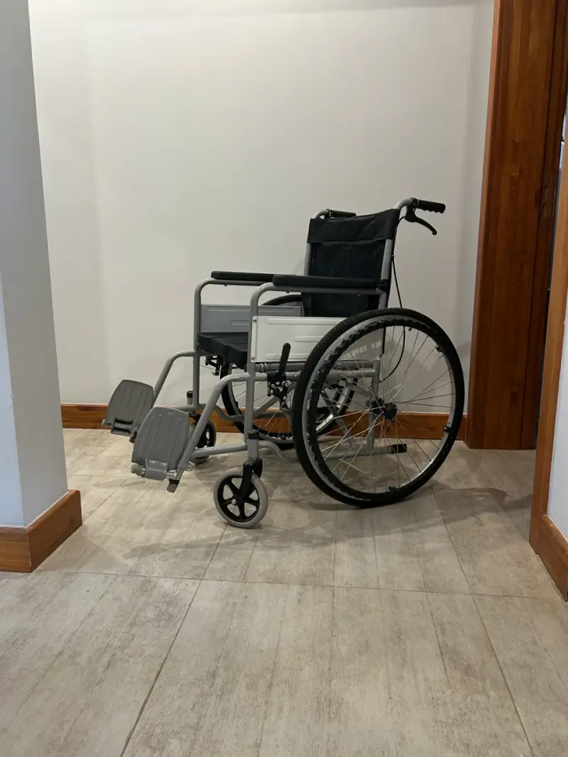 Silla de ruedas plegable de aluminio - 2