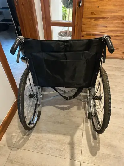Silla de ruedas plegable de aluminio - miniatura 4