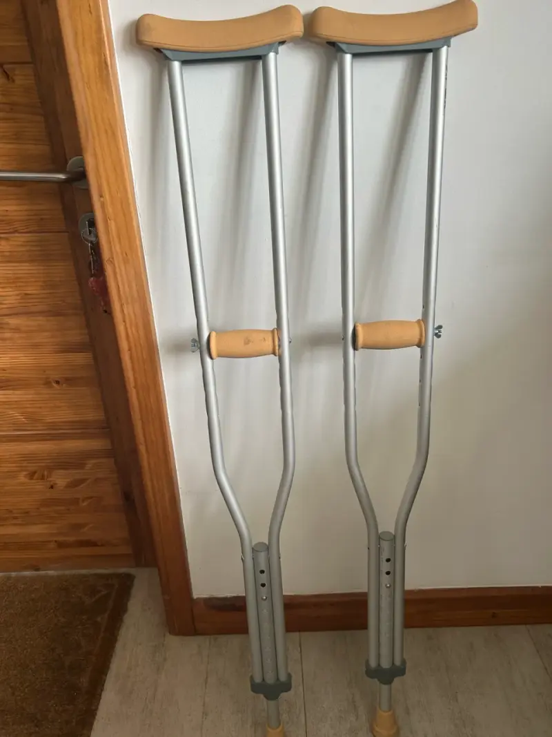 Muletas ajustables de aluminio para adultos
