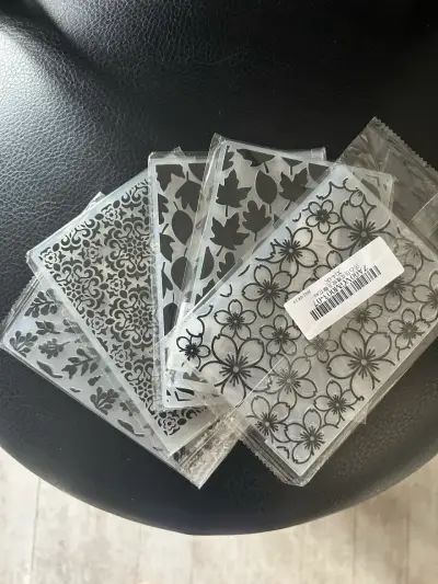 Set de plantillas de diseño floral para manualidades - miniatura 1