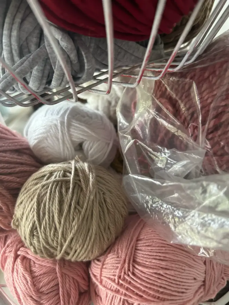 Lote de lanas de colores variados para tejer - 3
