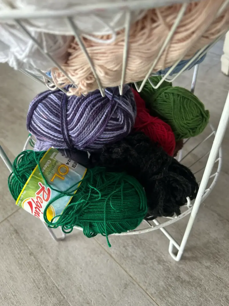 Lote de lanas de colores variados para tejer - 6