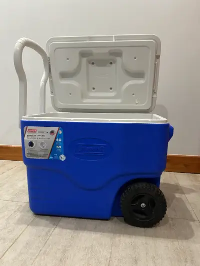 Cooler con ruedas Coleman 59L azul - miniatura 1