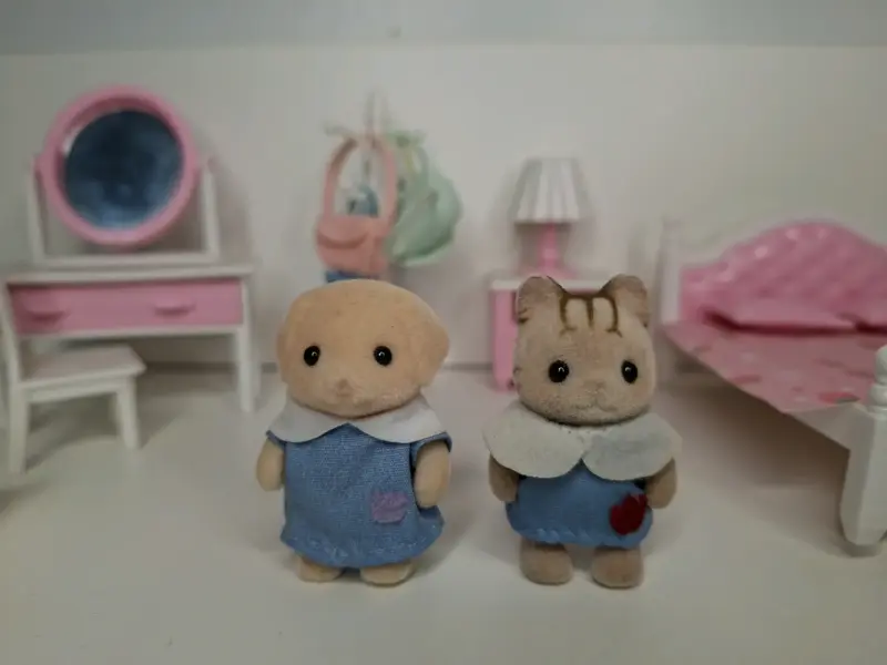 Set de muebles y dos Sylvanian Families - 1