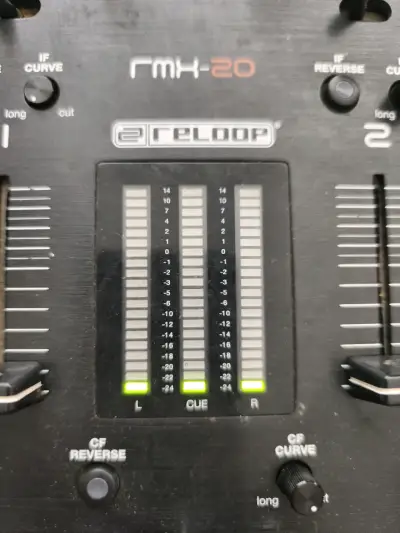 Mezclador DJ Reloop RMX-20 en buen estado - miniatura 1