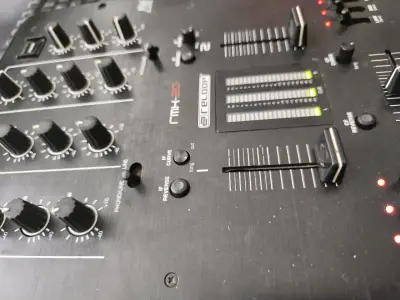 Mezclador DJ Reloop RMX-20 en buen estado - miniatura 2