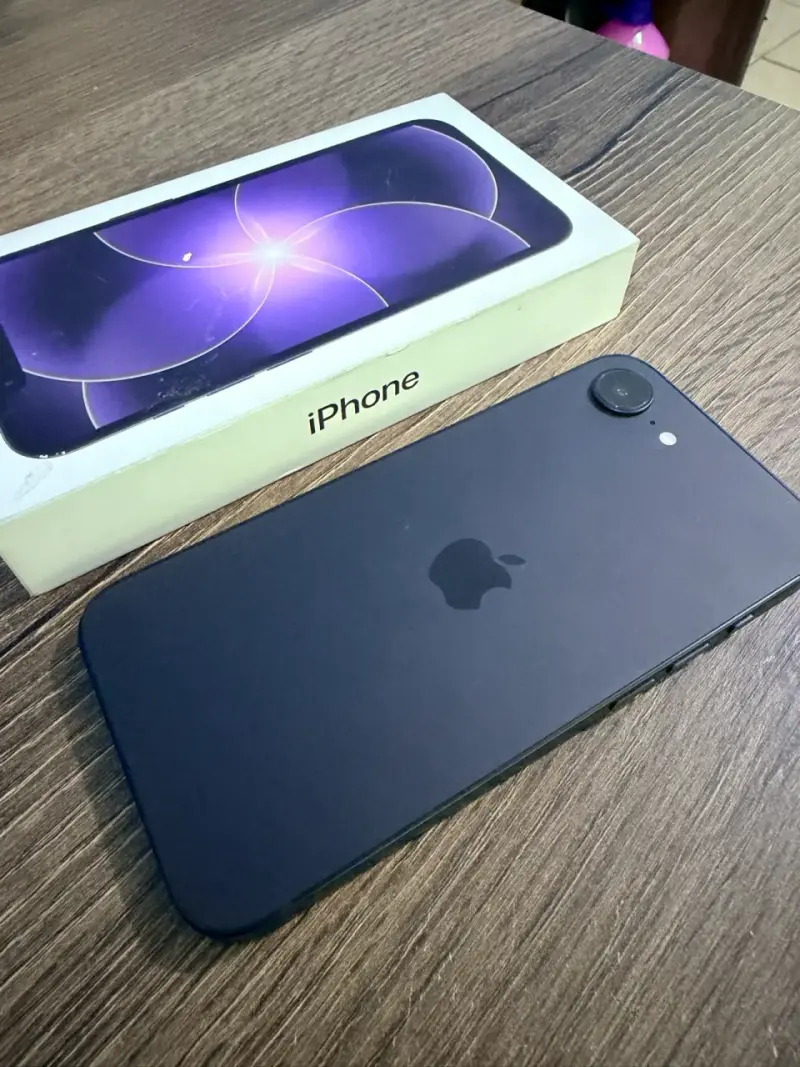 iPhone 17e - 2