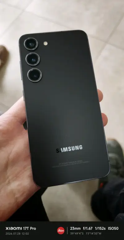 Samsung galaxy S23 en buenas condiciones - miniatura 1