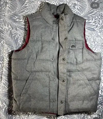 Chaleco acolchado gris Old Navy para niño - miniatura 1