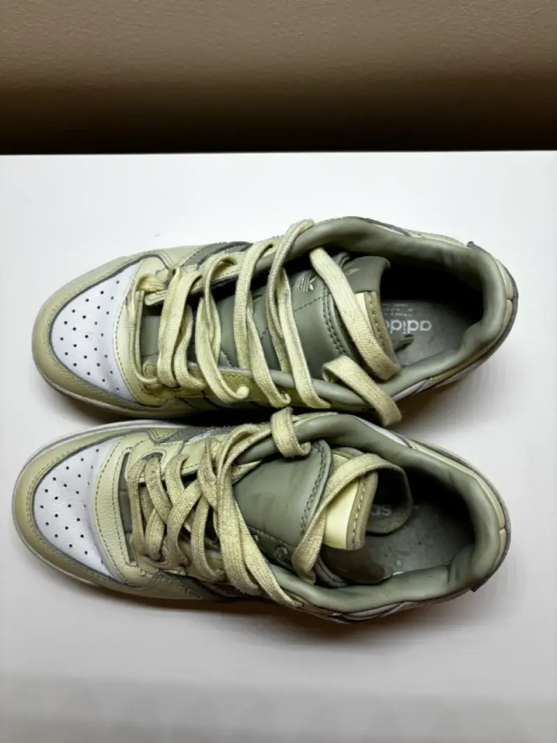 Zapatillas deportivas Adidas blanca y verde - 2