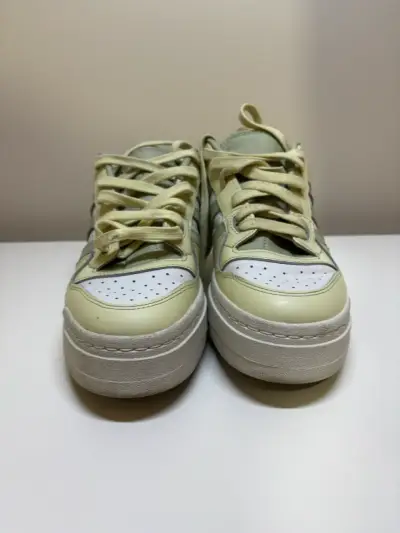 Zapatillas deportivas Adidas blanca y verde - miniatura 3