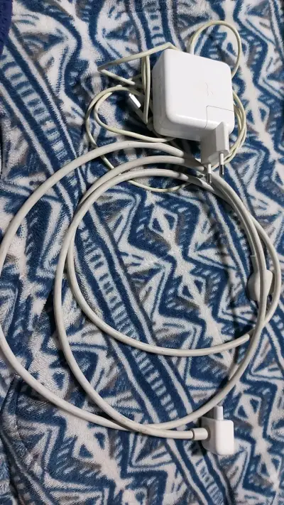 Cargador de MacBook 45W MagSafe - miniatura 1