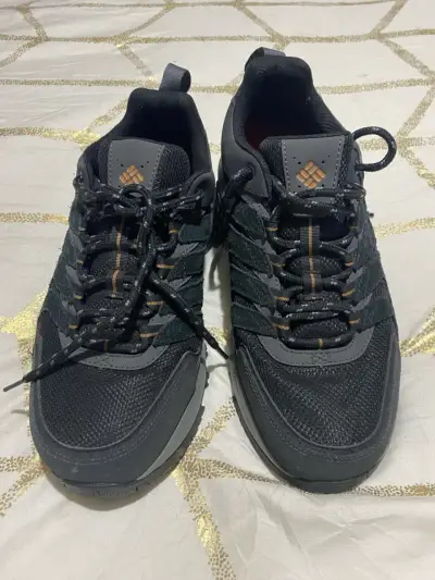 Zapatillas de trekking Columbia negras para hombre - miniatura 1