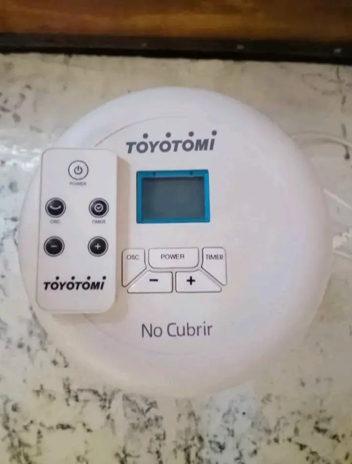 Calefactor eléctrico Toyotomi con control remoto - 3