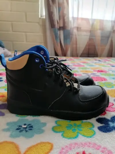 Botas deportivas negras Nike para hombre - miniatura 2