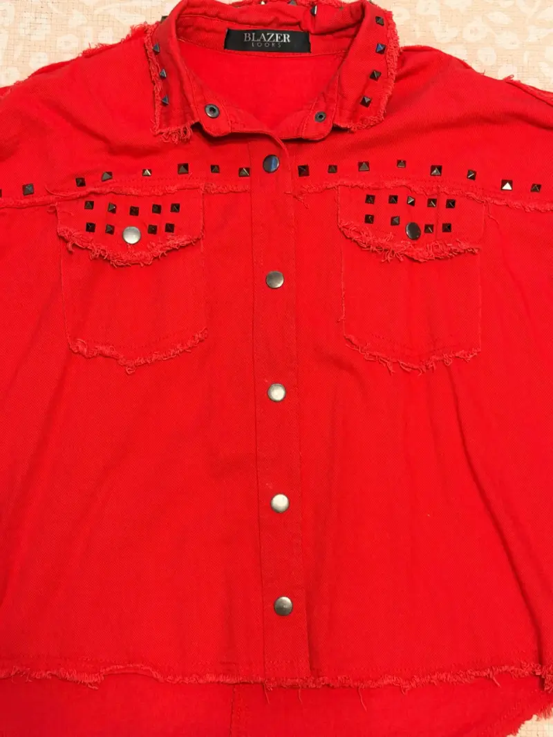 Sobrecamisa roja con tachas Blazer para mujer - 2