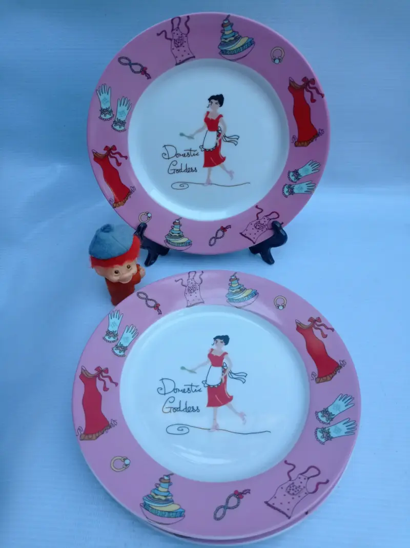 Set de platos decorativos 'Domestic Goddess' - 1