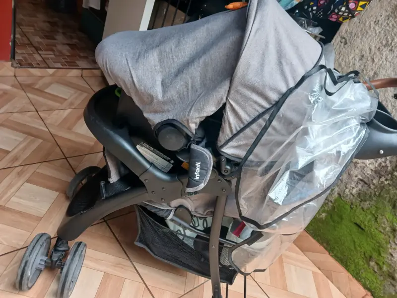 Coche de bebé Infanti con cubierta de lluvia - 3