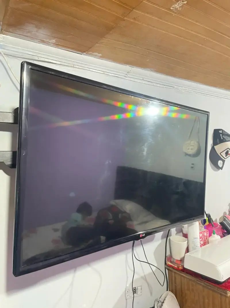Televisor LG pantalla plana 43 pulgadas - 2
