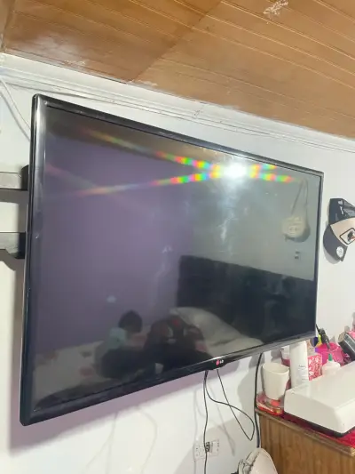 Televisor LG pantalla plana 43  pulgadas - miniatura 2