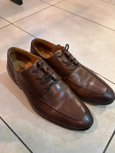 Zapatos de cuero marrón Hush Puppies para hombre - miniatura 1