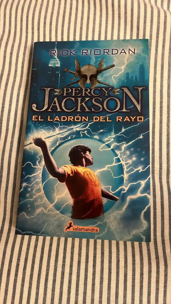 Libro Percy Jackson El Ladrón del Rayo - 1