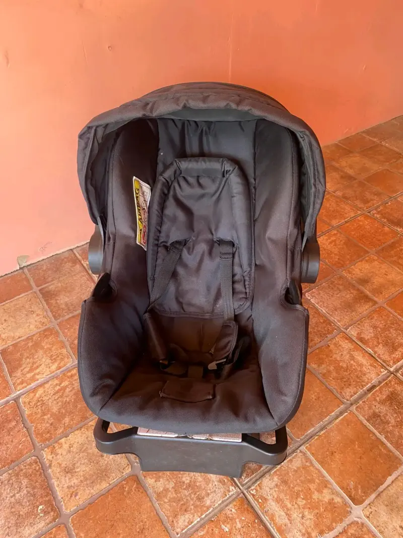 Coche de bebé Infanti con silla de auto negra - 3