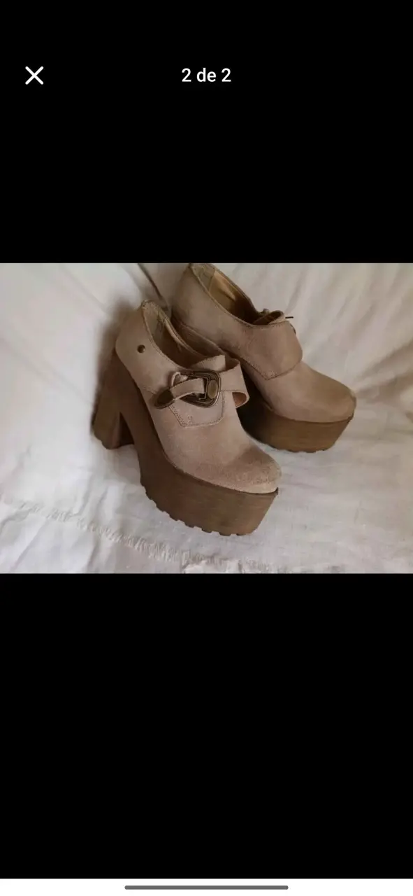 Zapatos de plataforma beige con hebilla - 1