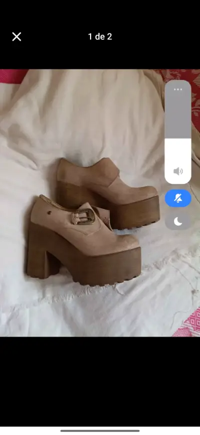 Zapatos de plataforma beige con hebilla - miniatura 2