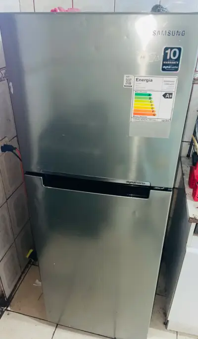 Refrigerador Samsung Inverter A+ en buen estado - miniatura 1