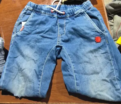 Shorts y pantalones de niño en varios colores - miniatura 3