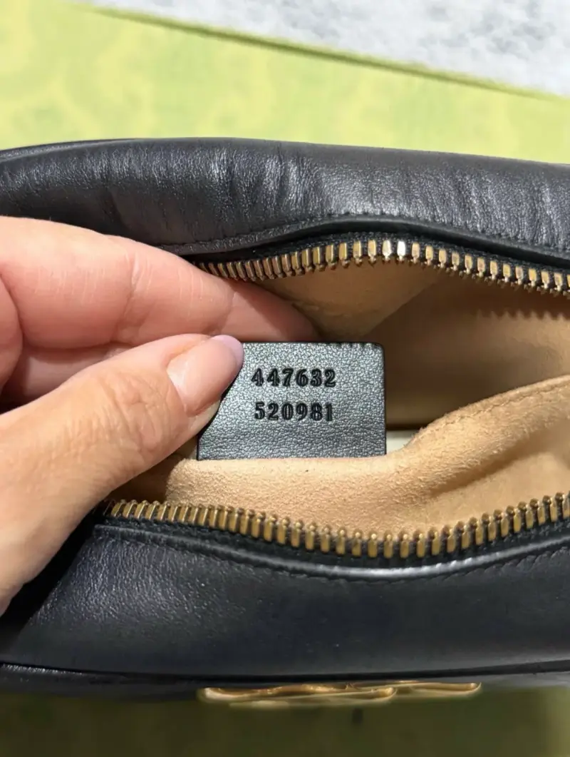 Cartera Gucci Marmont Negra de Cuero - 2