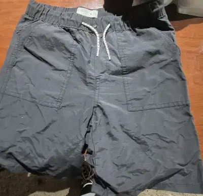 Shorts y pantalones de niño en varios colores - miniatura 1