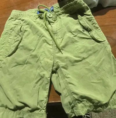 Shorts y pantalones de niño en varios colores - miniatura 4