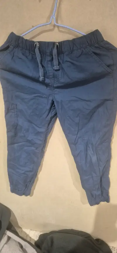 Pantalones de hombre en varios estilos y colores - miniatura 1