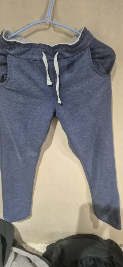 Pantalones de hombre en varios estilos y colores - miniatura 2