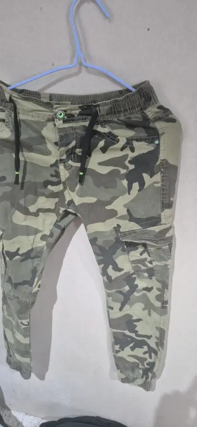 Pantalones de hombre en varios estilos y colores - miniatura 3