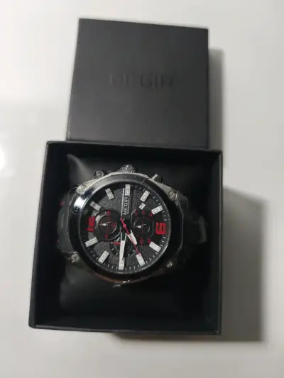 Reloj deportivo negro con detalles rojos Megir - miniatura 4