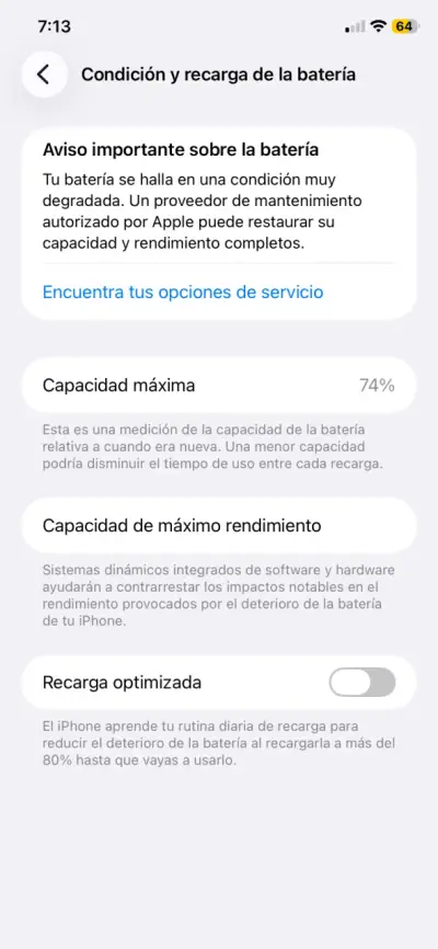 iPhone 11 rojo en buen estado - miniatura 4