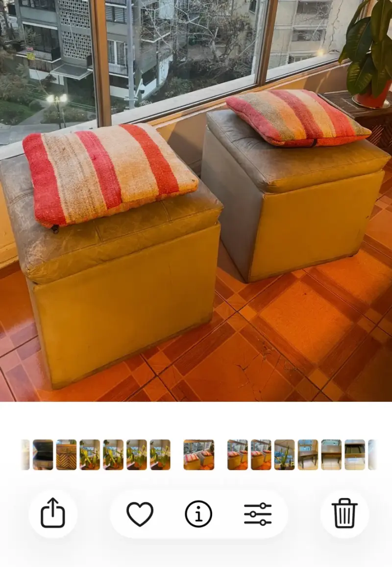 Puffs de cuero beige con cojines - 2